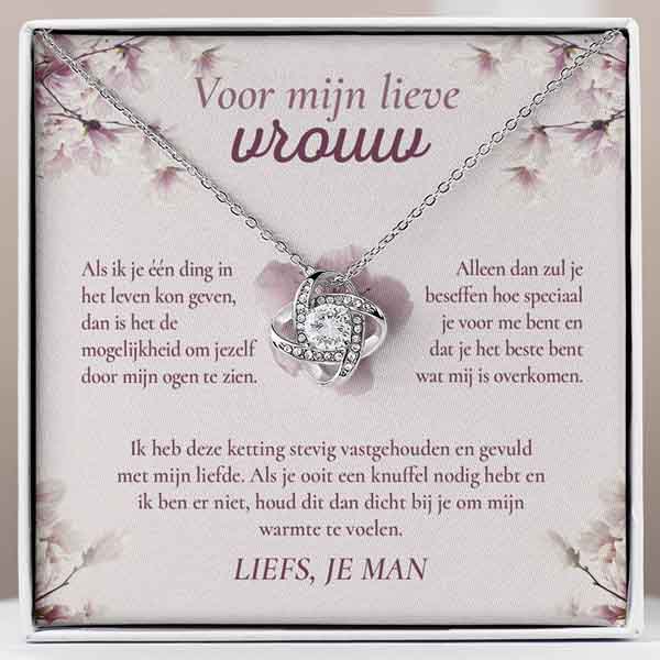 NL153_EVIE.jpg (1)