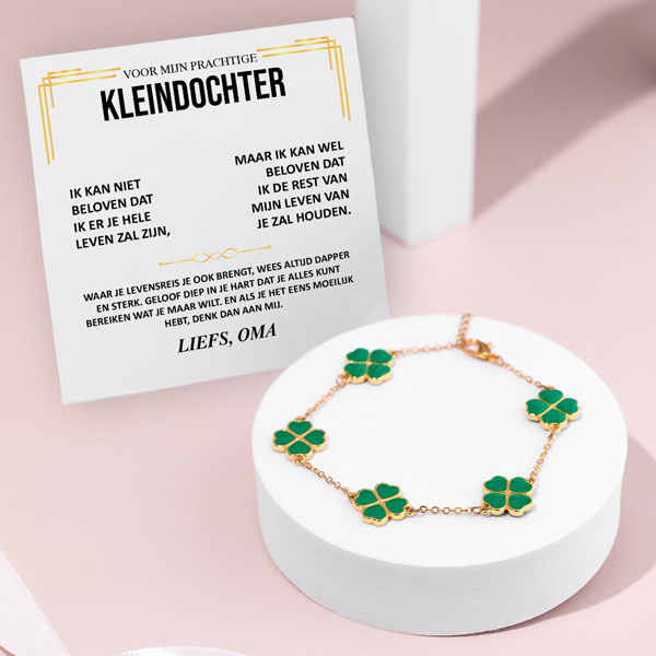 ORIANA_CHARMBRACELET