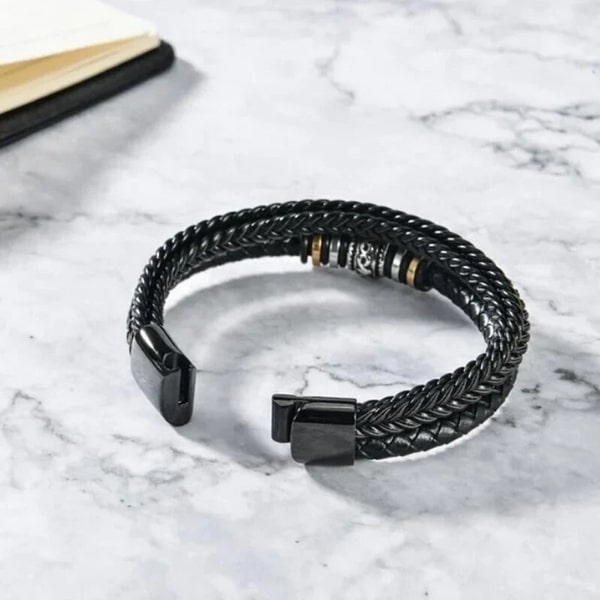 LEATHERBRACELET